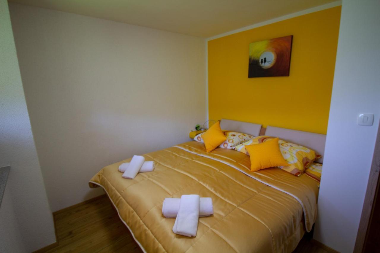 Apartmaji Nena Rocinj エクステリア 写真